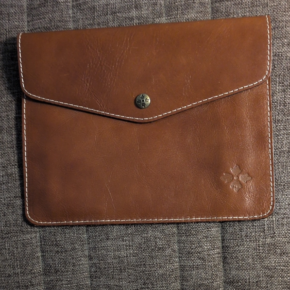 Patricia Nash Tan Leather Tech Case